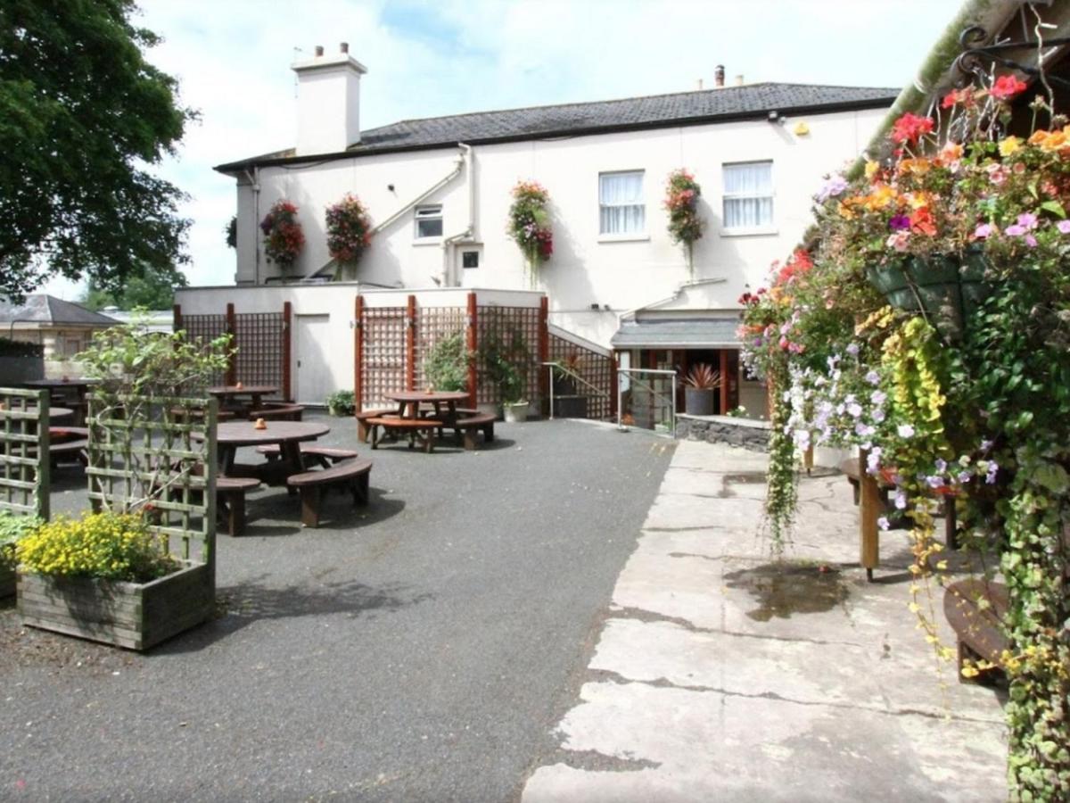 The Railway Inn Galmpton 外观 照片
