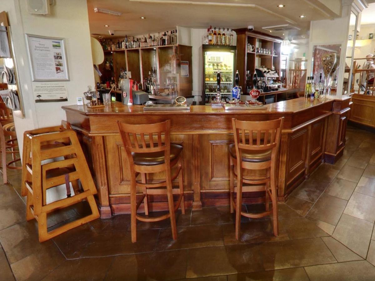 The Railway Inn Galmpton 外观 照片