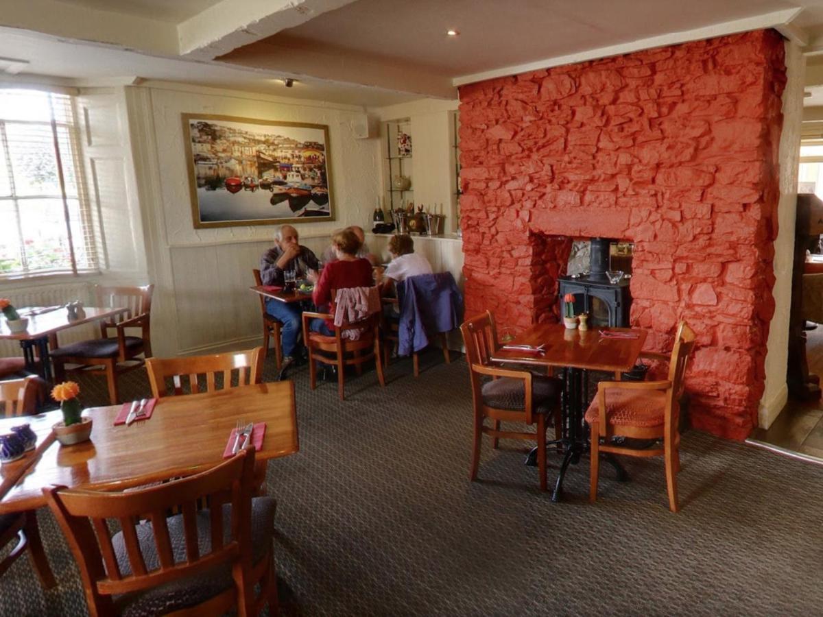 The Railway Inn Galmpton 外观 照片