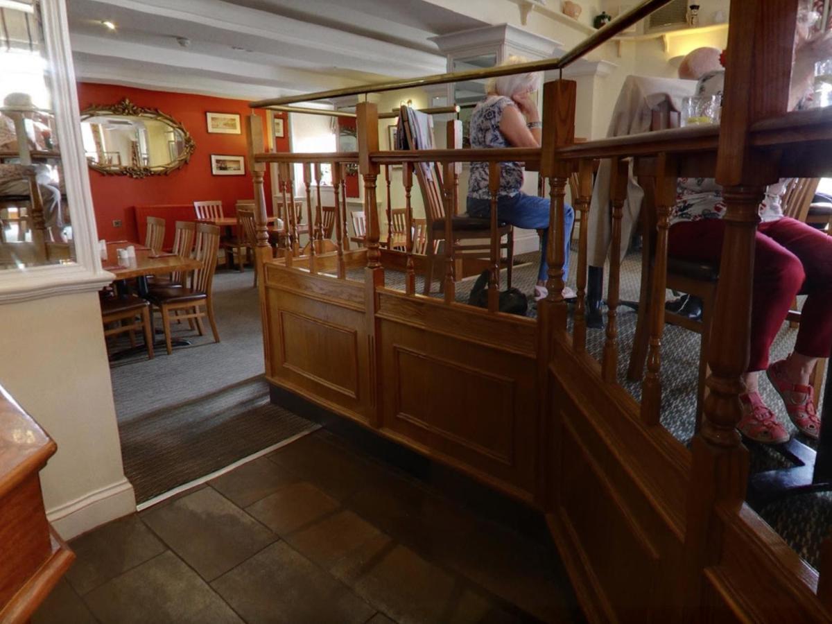 The Railway Inn Galmpton 外观 照片