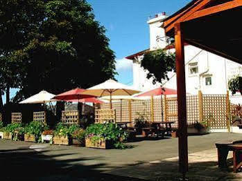 The Railway Inn Galmpton 外观 照片